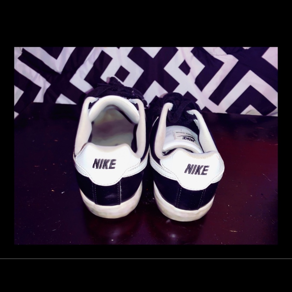 Women’s Nike sneakers